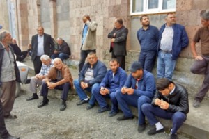 «Էջմիածին ՋՕ» ընկերության աշխատողները պահանջում են աշխատավարձերը