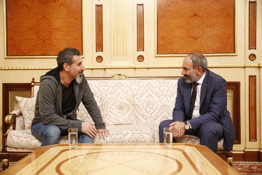 Pashinyan and Tankian Discuss Developments in Armenia