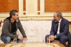 Pashinyan and Tankian Discuss Developments in Armenia