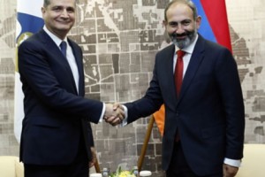 Pashinyan Meets Former PM Tigran Sargsyan in Sochi