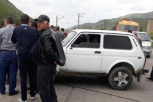 Լոռիում գյուղացիները բացել են ճանապարհը միայն գյուղնախարարությունից ստացված 
հեռախոսազանգից ու խնդրի կարգավորման խոստումից հետո