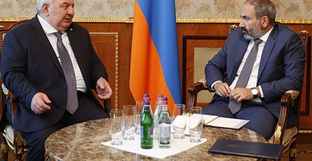 Никол Пашинян принял Юрия Хачатурова

