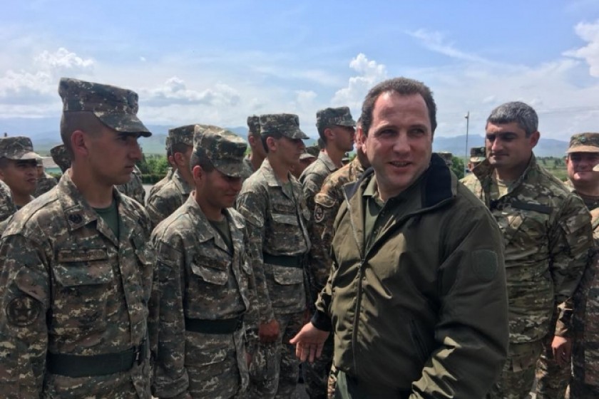 Давид Тоноян встретился с военнослужащими, призванными по программе "Это я". 

