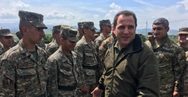 Давид Тоноян встретился с военнослужащими, призванными по программе "Это я". 

