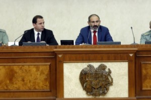 Վարչապետը բարձրագույն սպայակազմին է ներկայացրել ԶՈւ գլխավոր շտաբի նորանշանակ պետ Արտակ Դավթյանին