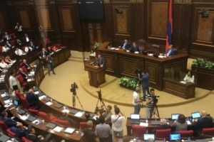 Никол Пашинян: “Не вступлю ни в одну коррупционную сделку, не буду иметь неофициальные 
доходы, имущество, бизнес, долю” 
