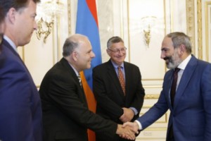 Վարչապետն ԱՀՀ պատվիրակության հետ քննարկել է համահայկական նշանակության ծրագրերի իրականացմանը վերաբերող հարցեր