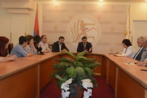 Սպորտի և երիտասարդության հարցերի նախարարը հանդիպել է հաշմանդամային սպորտը ներկայացնող ՀԿ-ների ներկայացուցիչներին