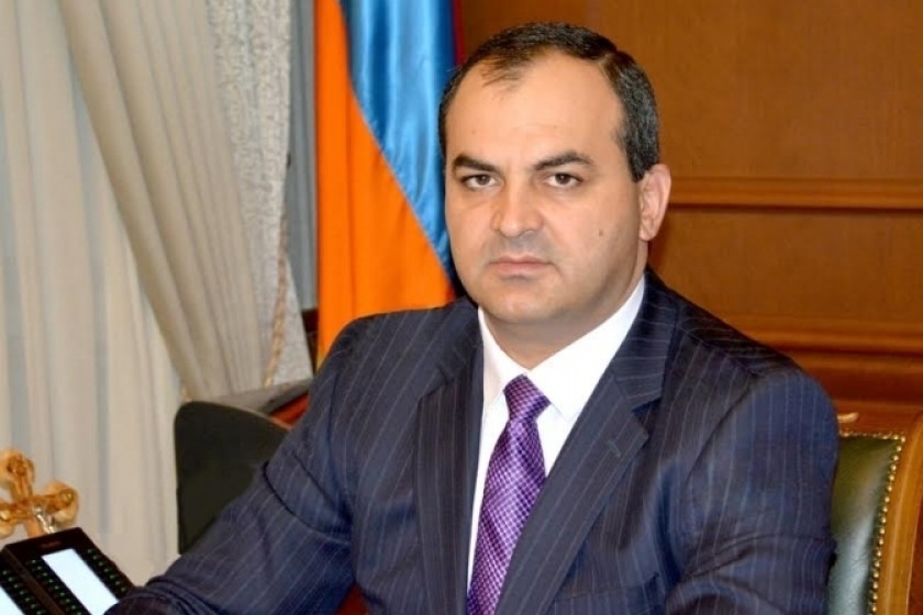 Գլխավոր դատախազը դիմել է վարչապետին՝ Մանվել Գրիգորյանին 
անձեռնմխելիությունից զրկելու միջնորդության հարցի քննարկման նպատակով ԱԺ 
արտահերթ նիստ նախաձեռնելու համար