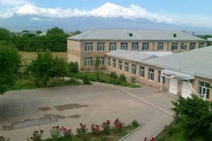 Ոստիկանությունը ներկայացնում է Ավշարի դպրոցի նախկին տնօրենի չարաշահումները
