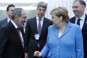 Никол Пашинян провел ряд неформальных, рабочих встреч с руководителями ряда стран

