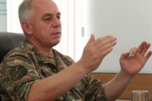 Левон Мнацаканян: “Ситуация на передовой стабильно спокойная, но полная рисков 
перерастания возможных локальных случаев в широкомасштабные действия” 

