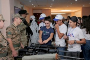 «Քայլ դեպի տուն» ծրագրի մասնակիցները հյուրընկալվել են պաշտպանության նախարարությունում
