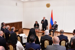 Armenian President Hosts Investment Fact-Finding Delegation from Lebanon