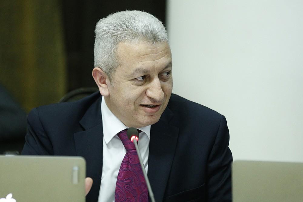 «Առաջարկ նախարարին». ընթերցողներին պատասխանում է ֆինանսների նախարար Ատոմ Ջանջուղազյանը
