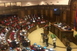 Парламент единогласно принал законопроекты, ужесточающие наказание за избирательные 
нарушения
