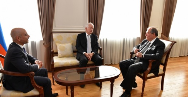 Արմեն Սարգսյանը հյուրընկալել է Կալիֆոռնիայի համալսարանի ռեկտոր Ջին Բլոքին եւ դոկտոր Էրիկ Էսրաիլյանին