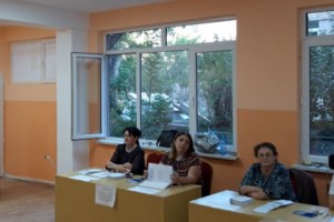 ԱՄՆ դեսպանատան ներկայացուցիչները եկել են 5/08 ընտրատեղամաս