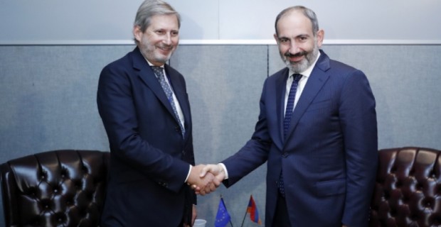 Nikol Pashinyan and Johannes Hahn Discuss Expanding EU-Armenia Relations