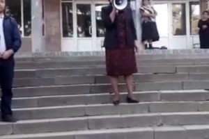 Azatamout Residents Protest; Demand Mayor's Resignation