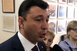 Эдуард Шармазанов: “На моих руках нет крови, в карманах нет чужих денег, и я не стремлюсь 
сохранить свой мандат”