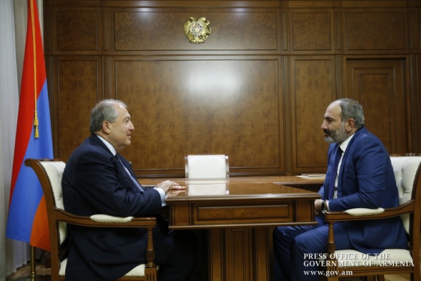 Премьер-министр Никол Пашинян и президент Армен Саркисян обсудили касающиеся 
внутриполитической ситуации вопросы
