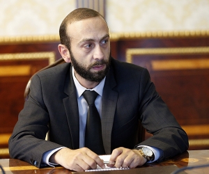 Арарат Мирзоян о назначении Унана Погосяна: “Второй шанс должны иметь все”