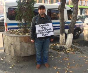 Айрик Сардарян объявил голодовку, требуя от Франции восстановить его родительские права
