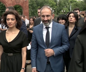 Pashinyan and Wife Leave for Paris to Attend Ceremonies Marking End of WWI