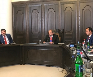 Pashinyan Says Catholicos Isn't a "High Ranking State Official" and Doesn't Need Permanent Bodyguards