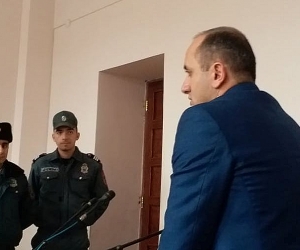 Սպանության գործով «Ալավերդցի Վահագնից» կաշառք ստանալու մեջ մեղադրվող քննչականի պետին կալանավորելու միջնորդություն է ներկայացվել