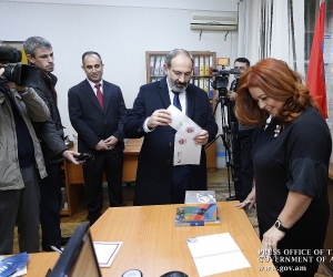 Pashinyan Donates $1,000 to Hayastan-All Armenian Fund