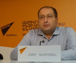 Экс-президент РА Роберт Кочарян после принятия решения об аресте явился в СНБ