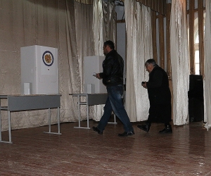 Արենիում ընտրողներն ակտիվ են