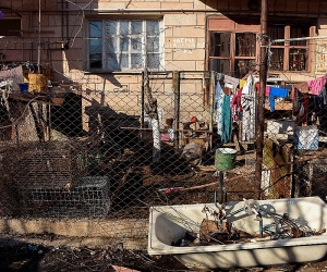32% of Armenia's Poor Looks to Government Alone for Help