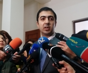 Адвокаты Роберта Кочаряна представили ходатайство о самоотводе судьи, имеющего близкие отношения с одним из них