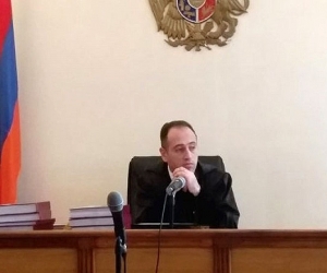Судья по делу Манвела Григоряна отклонил ходатайство о своем самоотводе