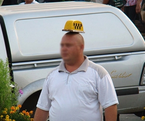 30,000 AMD to Enter Armenia: Tour Guides Claim Zvartnots Airport Cabbies Are Ripping Off Tourists