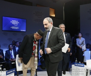 Nikol Pashinyan Attends “Shaping the Future of Democracy” Panel Discussion in Davos