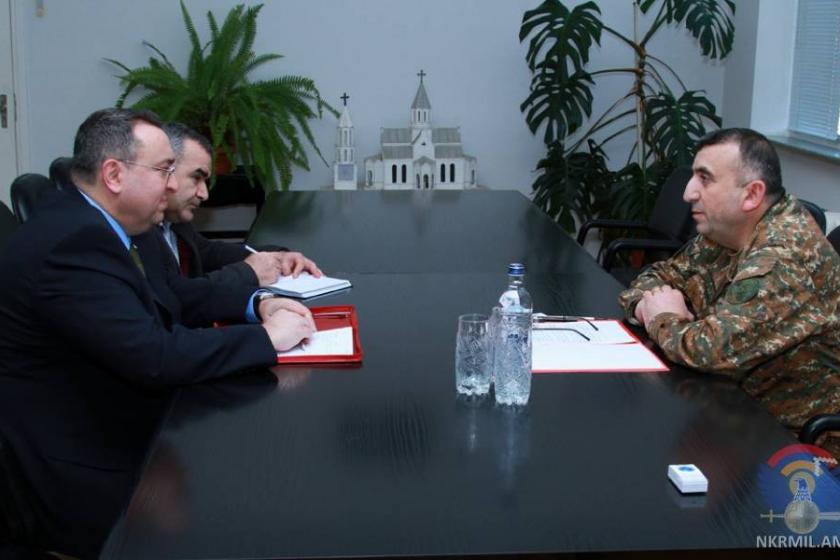 ՊԲ հրամանատարն ընդունել է Արցախում Կարմիր խաչի միջազգային կոմիտեի առաքելության ղեկավարին