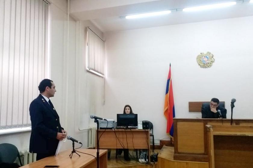Դատախազը 3000 դոլար կաշառք ստանալու մեջ մեղադրվող քննիչ Միքայել Զադոյանի համար 8 տարի ազատազրկում է պահանջում