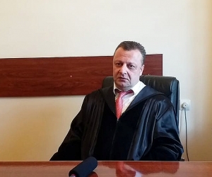 Դատավոր Ալեքսանդր Ազարյան. «Օրենք չի փոխվել, օրենսգրքերը չեն փոխվել. ի՞նչ է նշանակում՝ իրավիճակ է փոխվել»