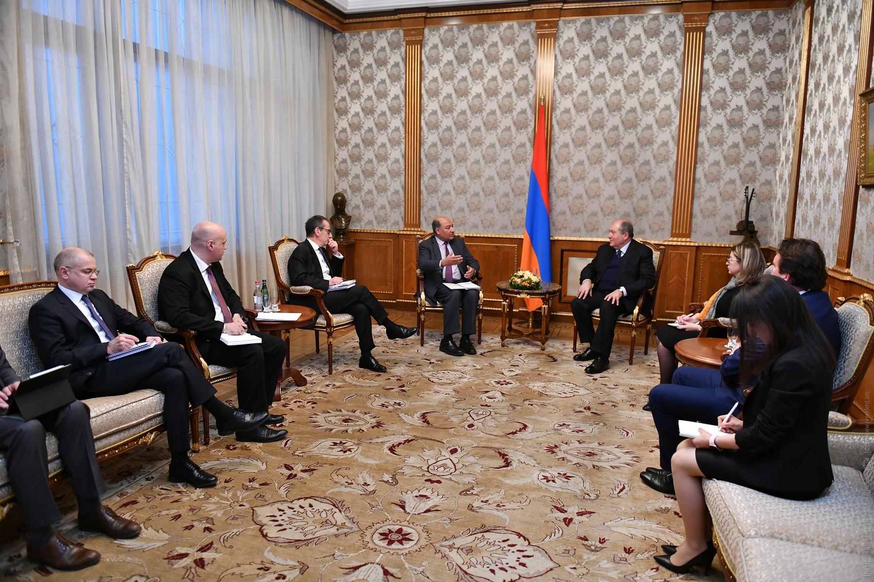 Արմեն Սարգսյանը ՎԶԵԲ նախագահի հետ հանդիպմանը առաջարկել է հատկապես ուշադրություն հատկացնել Գյումրիում ծրագրերի իրականացմանը