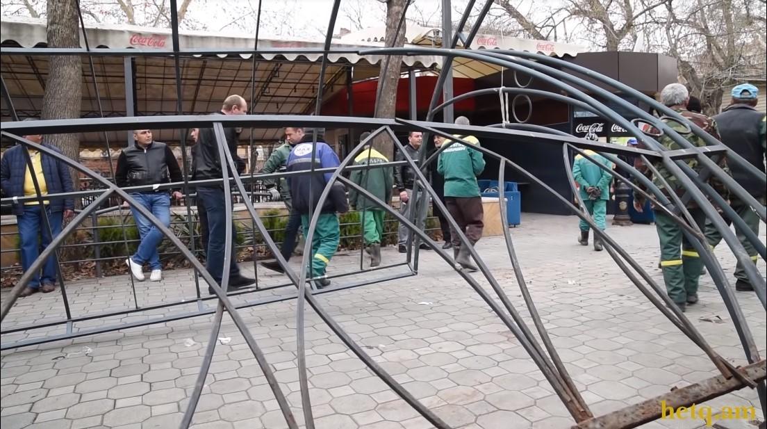 Возобновлены работы по демонтажу кафе на территории оперного театра