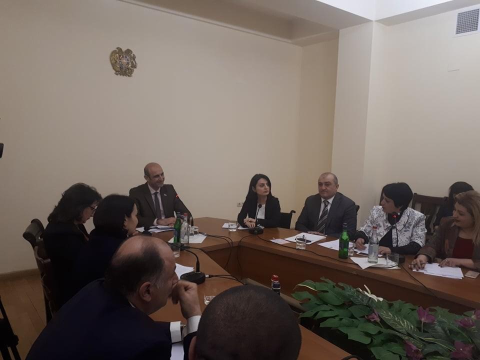Ուսանողները պետպատվերի շրջանակում օրդինատուրա ընդունվելիս պարտավորվում են ավարտելուց հետո հինգ տարի աշխատել մարզում