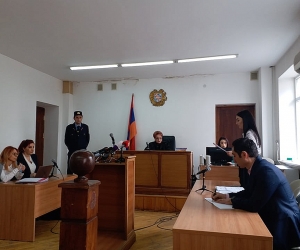 Սեդրակ Քոչարյանն ընդդեմ Արթուր Վանեցյանի հայցը քննող դատավորը պարզել է,  որ Վանեցյանը գործով պատշաճ պատասխանող չէ