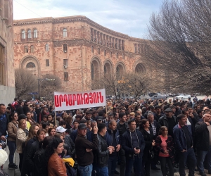 «Սպայկա» ընկերության աշխատակիցները դադարեցրին իրենց բողոքի ակցիան