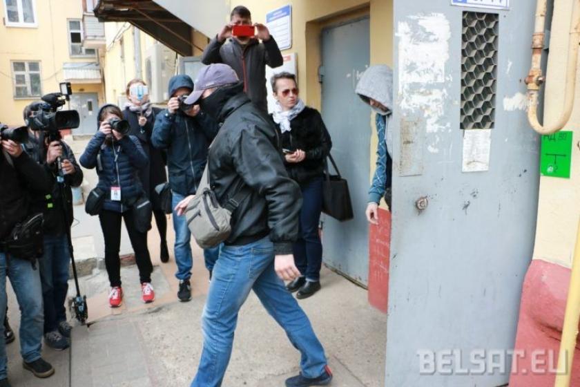Редакцию «Белсат» в Минске обыскали по делу о клевете. Сотрудники связывают это с сюжетом о коррупции в Минздраве