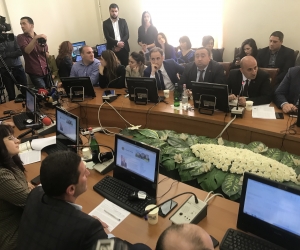 Комиссия по государственно-правовым вопросам НС обсуждает проект структуры правительства