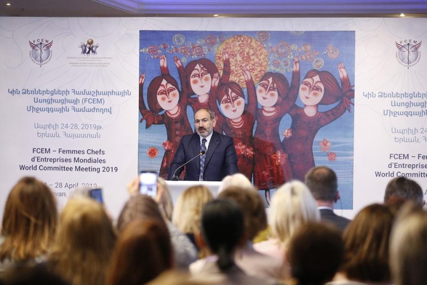 «Բոլոր կանանց կոչ եմ անում չվախենալ հեծանիվ ստեղծելու և հեծանիվ հորինելու համարձակությունից». Նիկոլ Փաշինյան